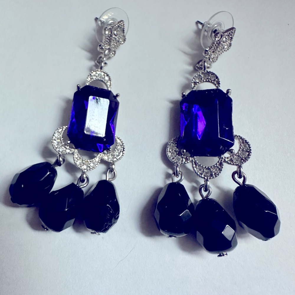 Stunning drop earrings